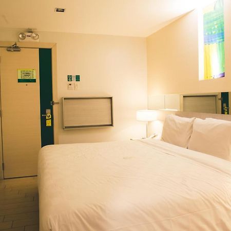 Go Hotels Ortigas Center Pasig City Zewnętrze zdjęcie