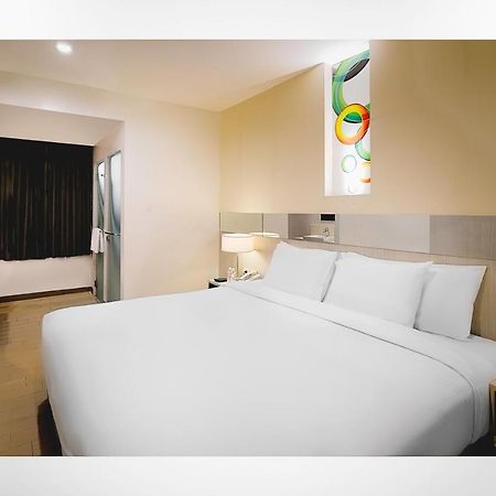 Go Hotels Ortigas Center Pasig City Zewnętrze zdjęcie