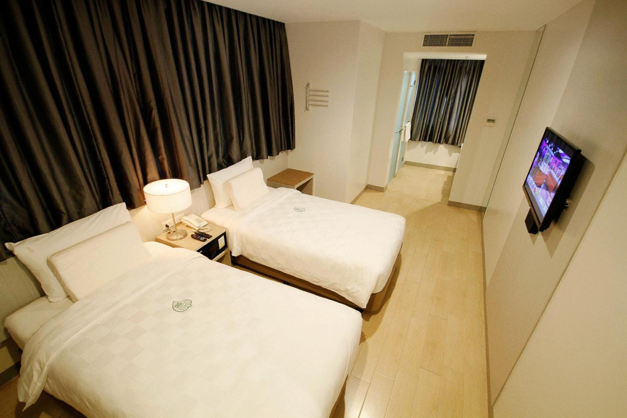 Go Hotels Ortigas Center Pasig City Zewnętrze zdjęcie