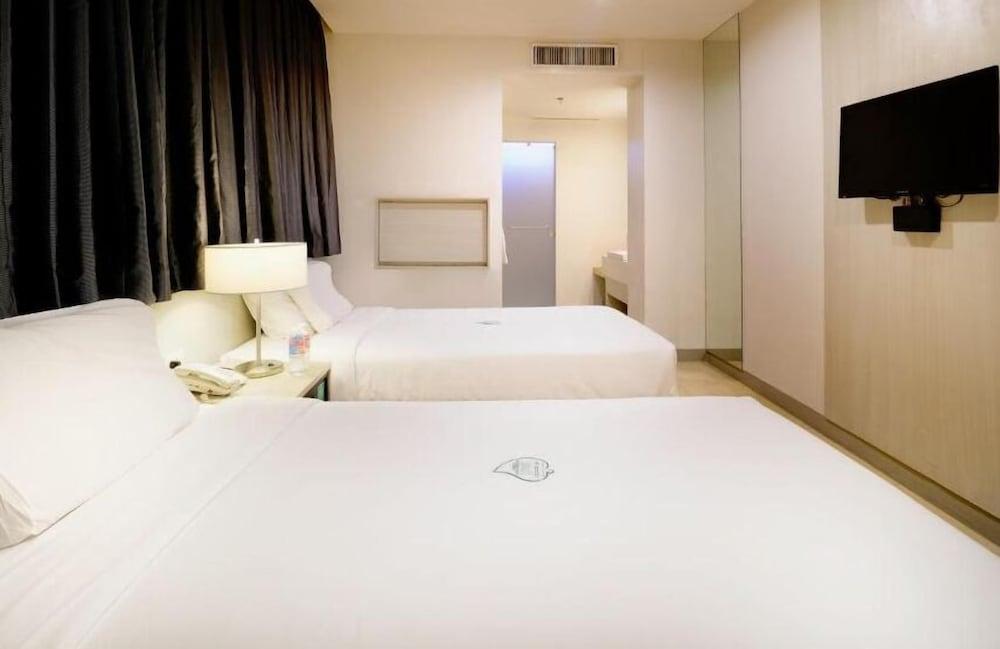 Go Hotels Ortigas Center Pasig City Zewnętrze zdjęcie