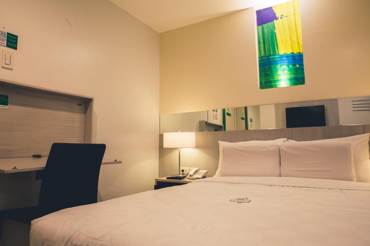Go Hotels Ortigas Center Pasig City Zewnętrze zdjęcie