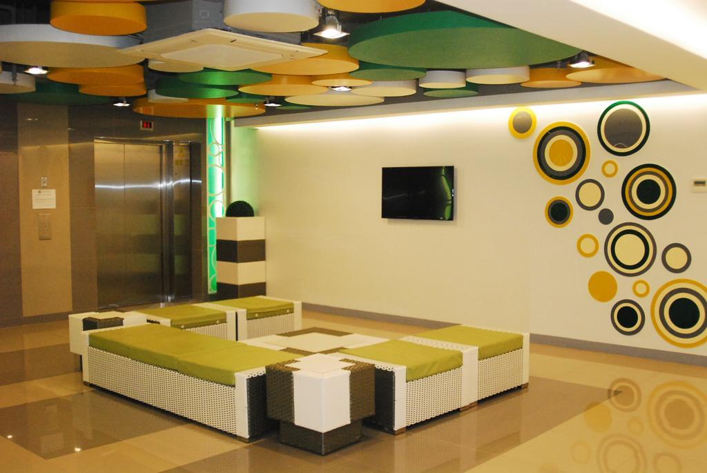 Go Hotels Ortigas Center Pasig City Zewnętrze zdjęcie