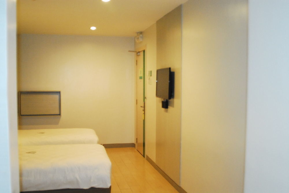 Go Hotels Ortigas Center Pasig City Zewnętrze zdjęcie