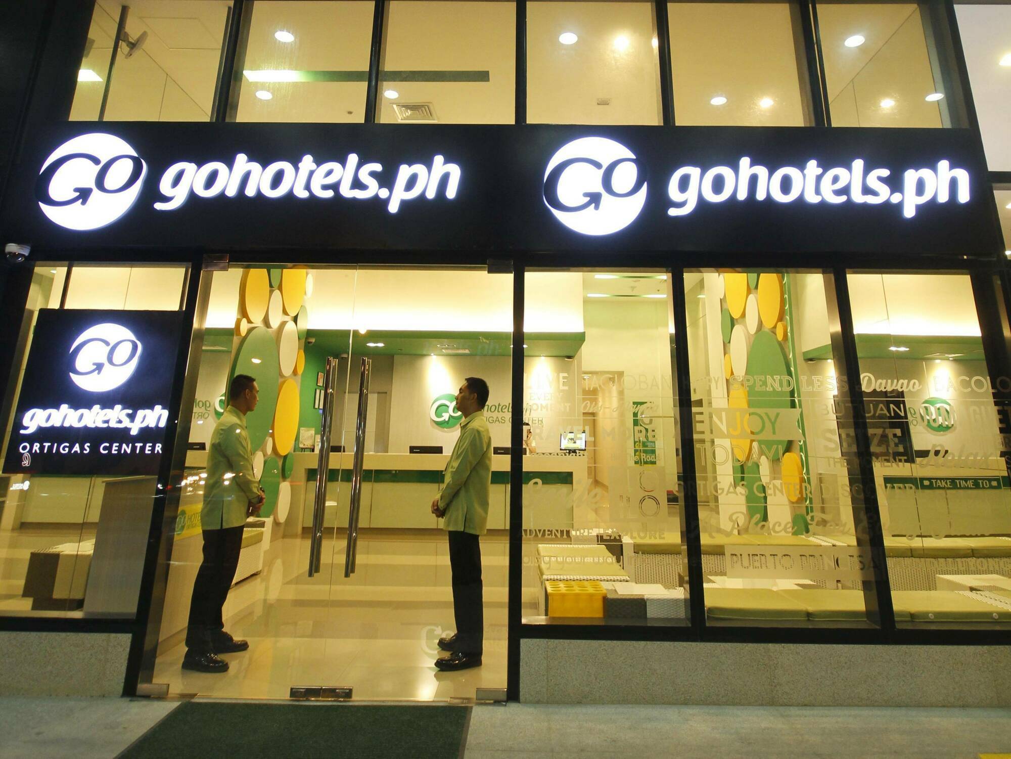 Go Hotels Ortigas Center Pasig City Zewnętrze zdjęcie