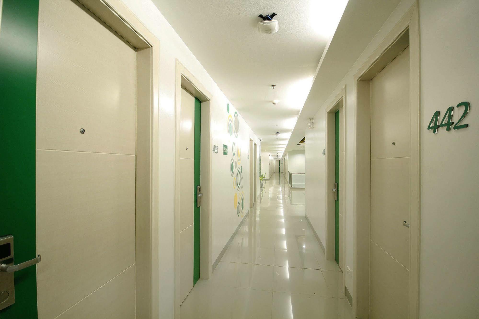 Go Hotels Ortigas Center Pasig City Zewnętrze zdjęcie