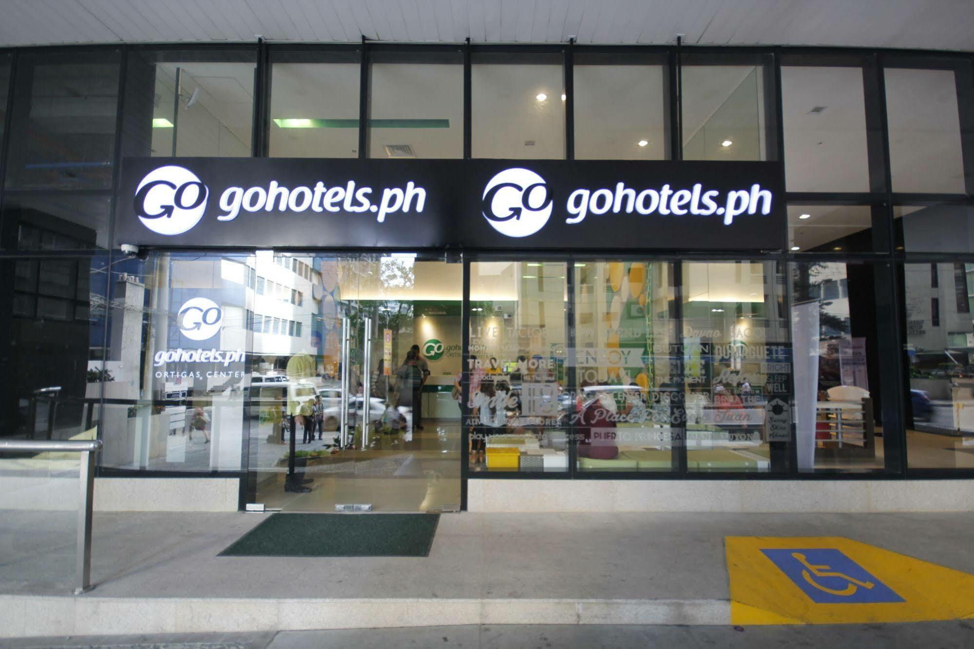 Go Hotels Ortigas Center Pasig City Zewnętrze zdjęcie