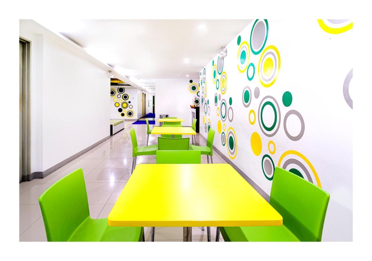 Go Hotels Ortigas Center Pasig City Zewnętrze zdjęcie
