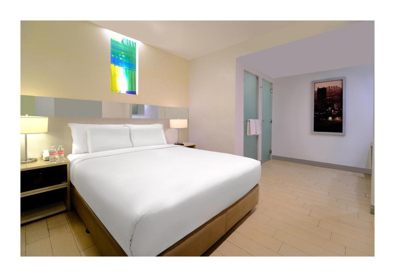 Go Hotels Ortigas Center Pasig City Zewnętrze zdjęcie