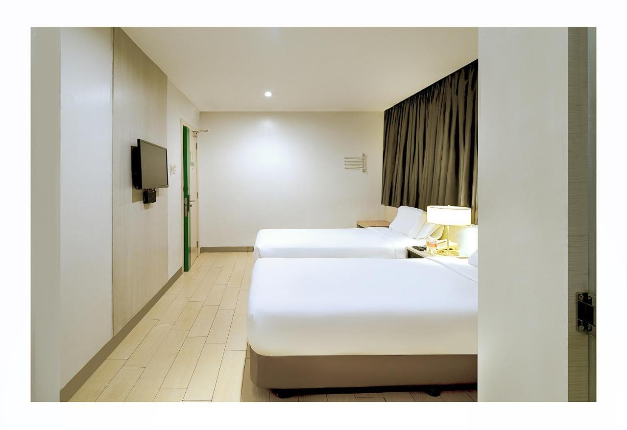 Go Hotels Ortigas Center Pasig City Zewnętrze zdjęcie